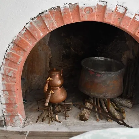 Traditional Greek Village House 페티예